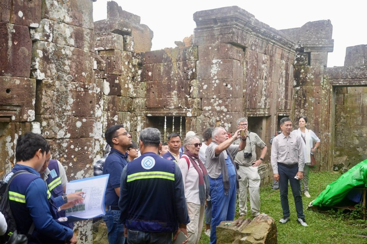 专家组前往柏威夏寺及贡开寺,实地检查古迹保护与开发工作的进展