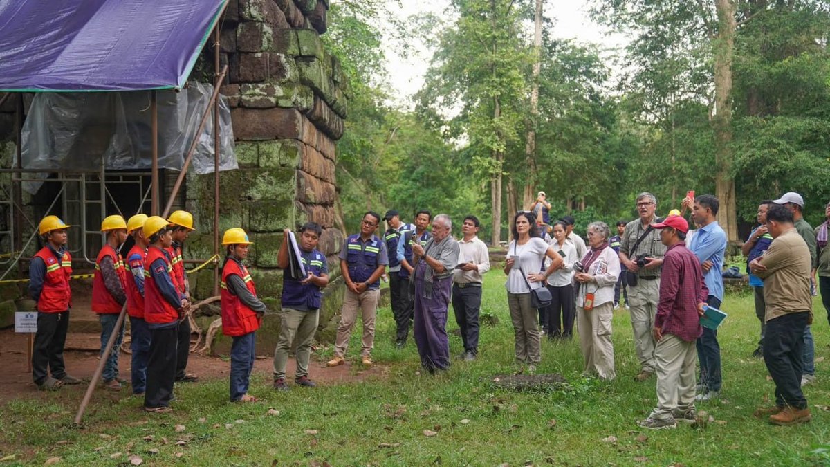 专家组前往柏威夏寺及贡开寺,实地检查古迹保护与开发工作的进展