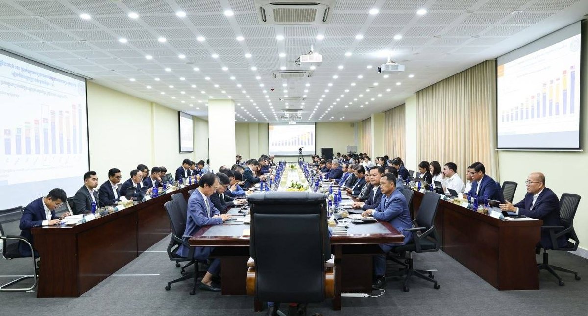 柬埔寨工会要求将最低工资上调15美元