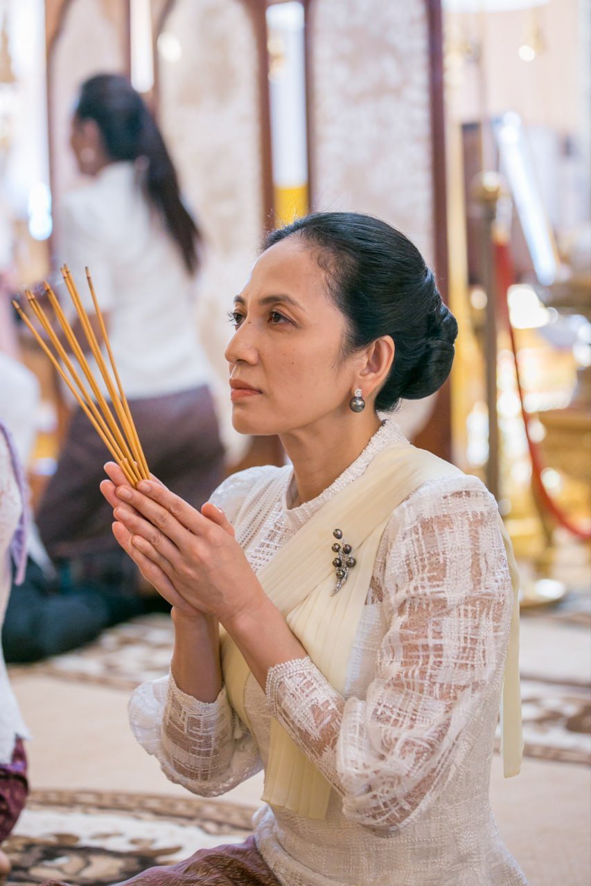 柬埔寨总理夫人出席乌那隆寺第四轮亡人节仪式
