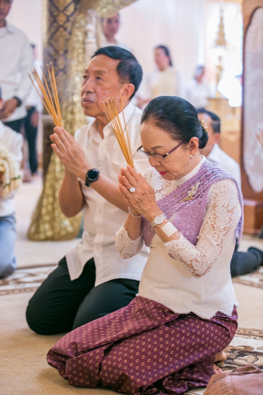 柬埔寨总理夫人出席乌那隆寺第四轮亡人节仪式