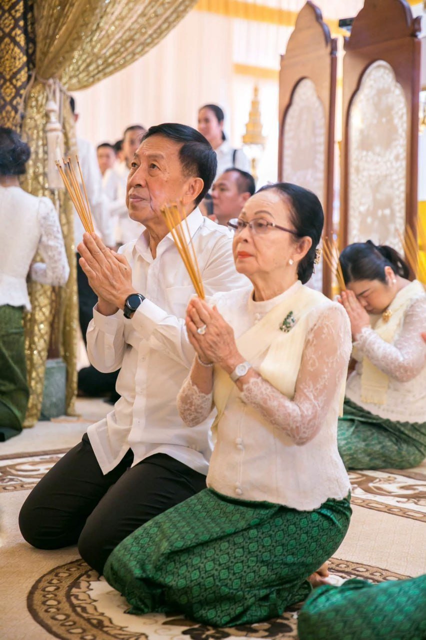 柬埔寨欢度亡人节 ពេជ ចន្ទមុន្នី 呼吁民众出行