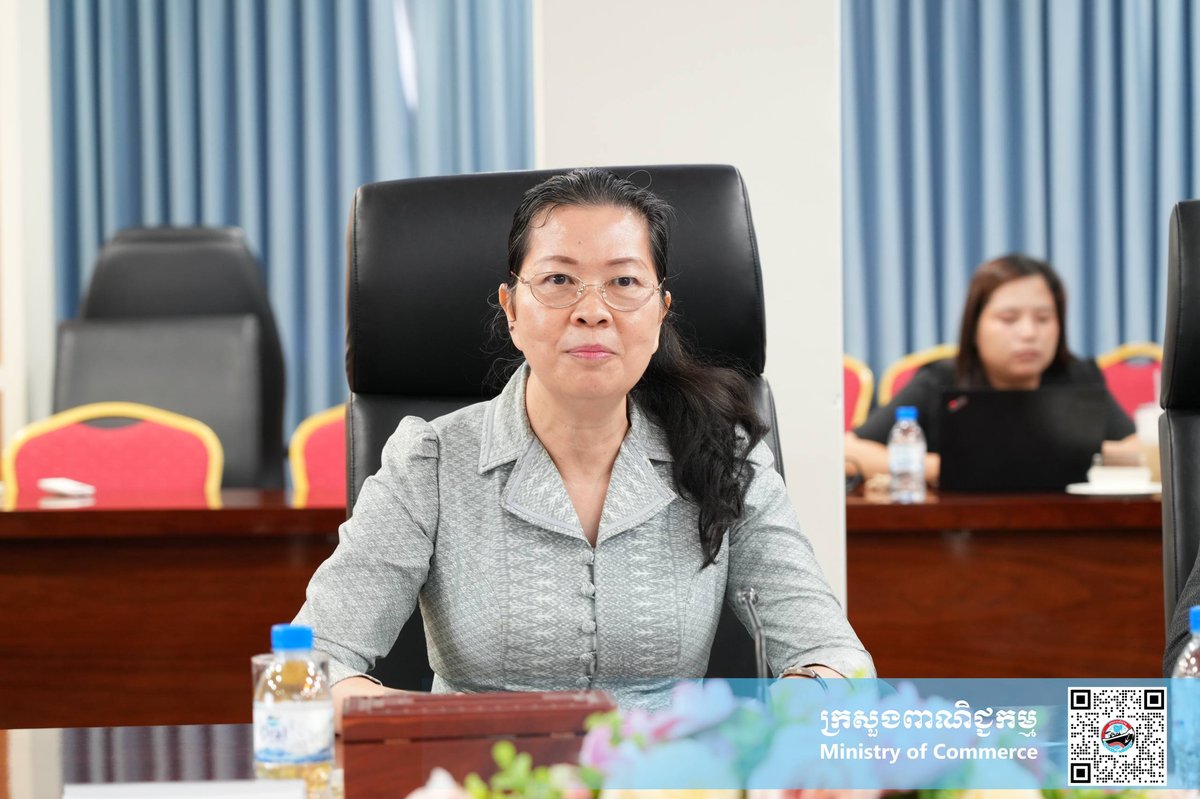 柬埔寨商务部与亚洲开发银行(ADB)工作组举行会议,讨论贸易