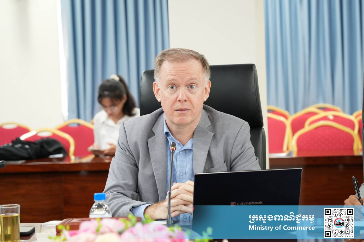 柬埔寨商务部与亚洲开发银行(ADB)工作组举行会议,讨论贸易