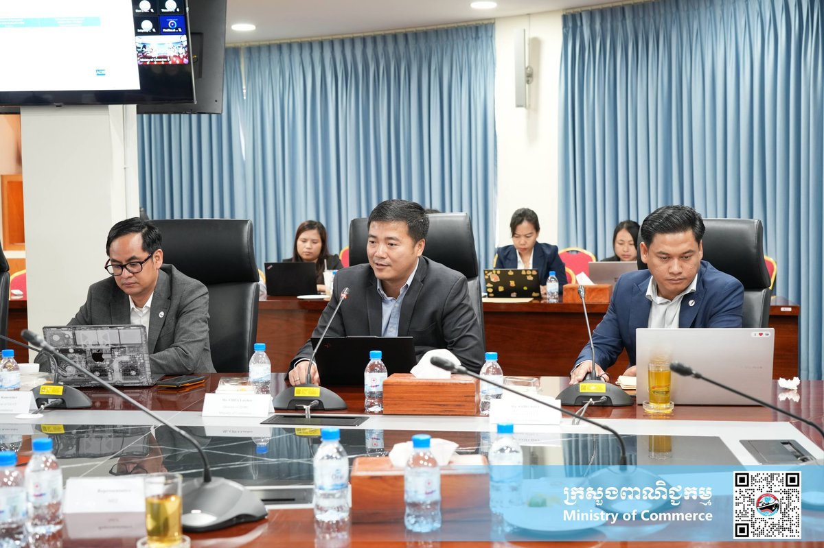 柬埔寨商务部与亚洲开发银行(ADB)工作组举行会议,讨论贸易