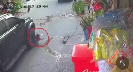 棉芷区发生严重车祸 一名女童重伤送医救治