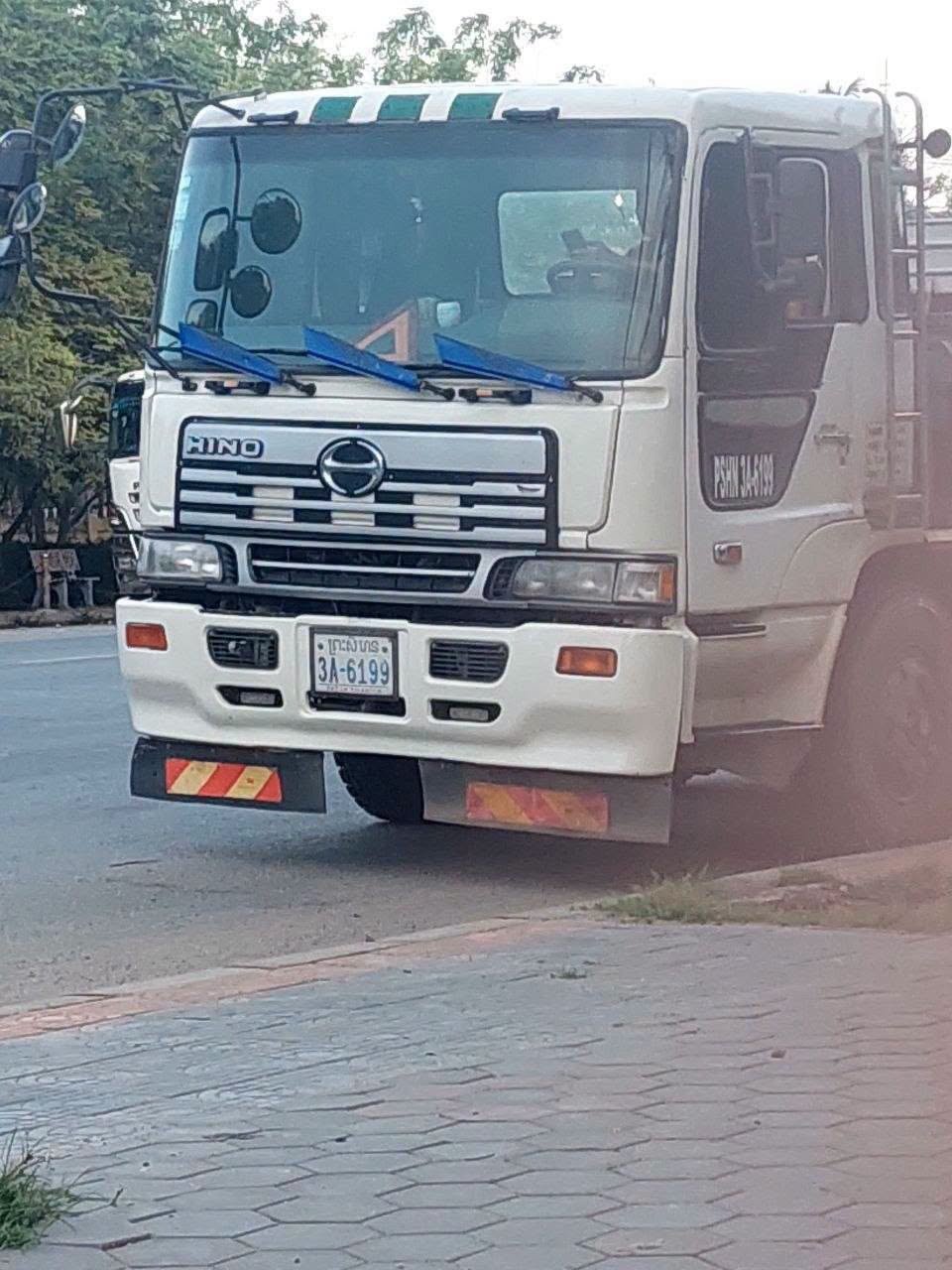 干拉省政府警告违规停车行为 严禁占用医院学校周边