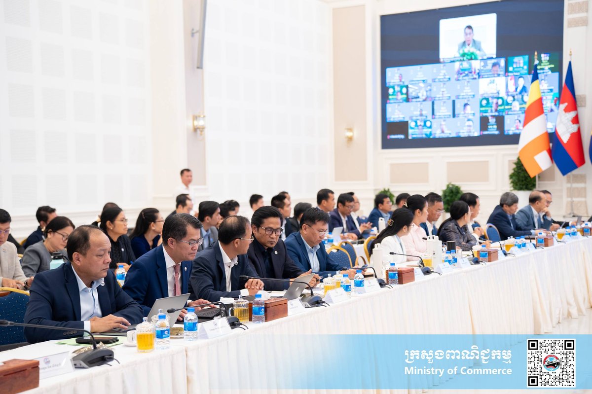 商务部常务国务秘书主持周会协调工作