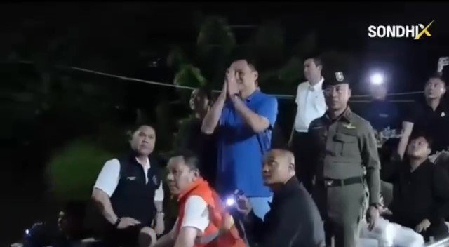 泰国总理视察洪灾区遭民众指责 灾情严重引发民怨
