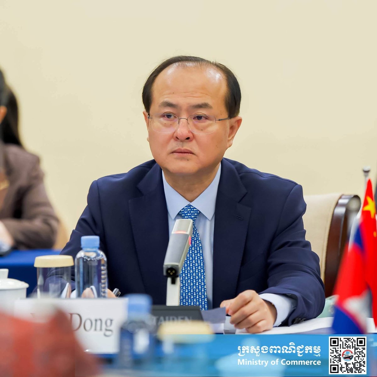 柬埔寨商业部部长占尼莫与中国商务部副部长在南宁共同主持柬中经