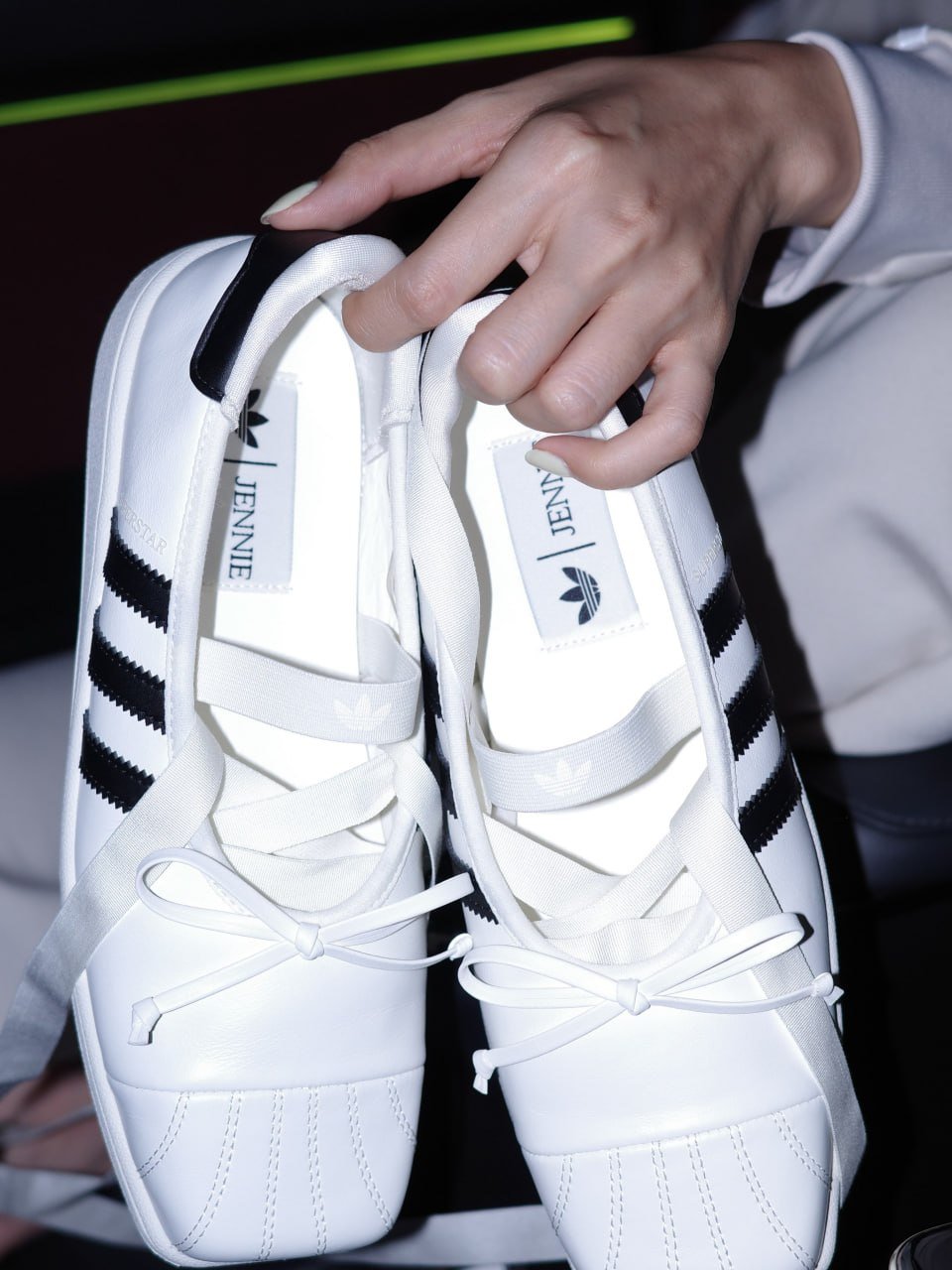 Adidas Originals联名系列发布 展现当代时尚风