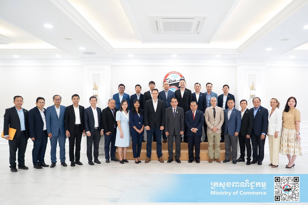 柬埔寨商业部会见烟草行业协会探讨行业挑战