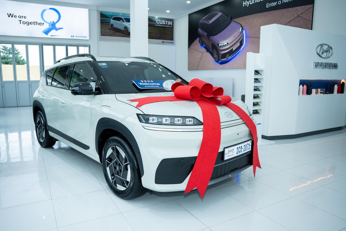 现代柬埔寨近日向客户交付新款电动汽车Hyundai ELEX