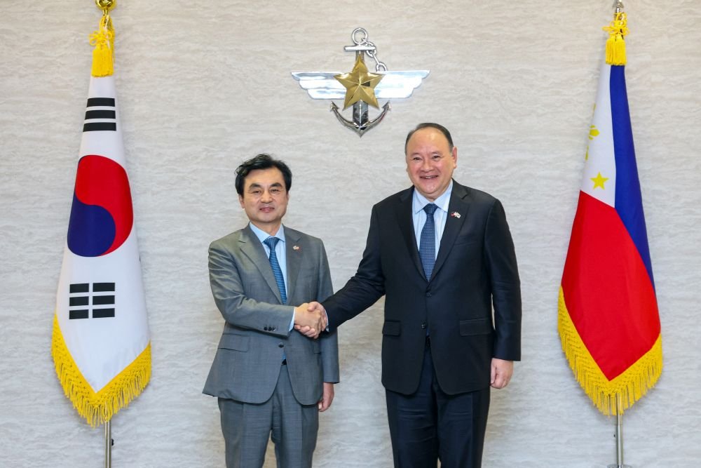 菲律宾国防部长指责北京方面在国际论坛上递交一份主张南海主权的