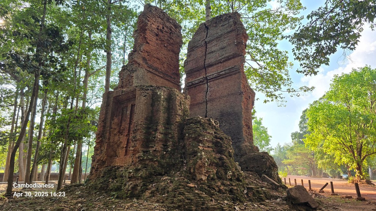 巴孔寺卫星塔历史探秘 9世纪高棉建筑细节