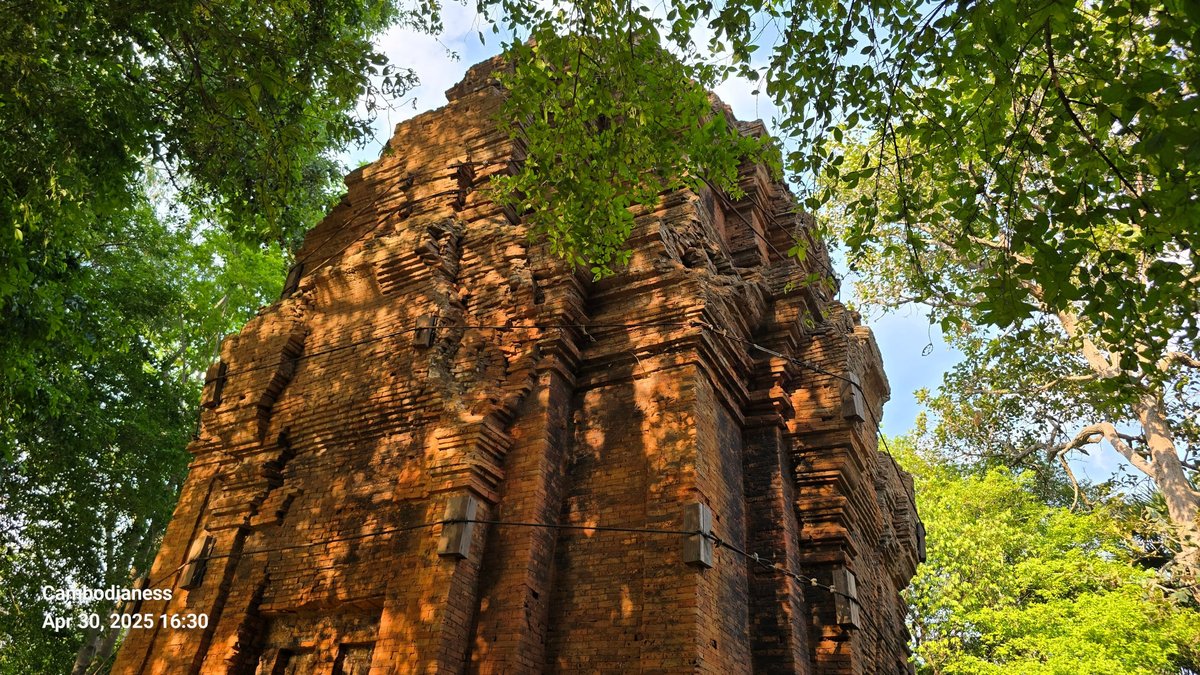 巴孔寺卫星塔历史探秘 9世纪高棉建筑细节