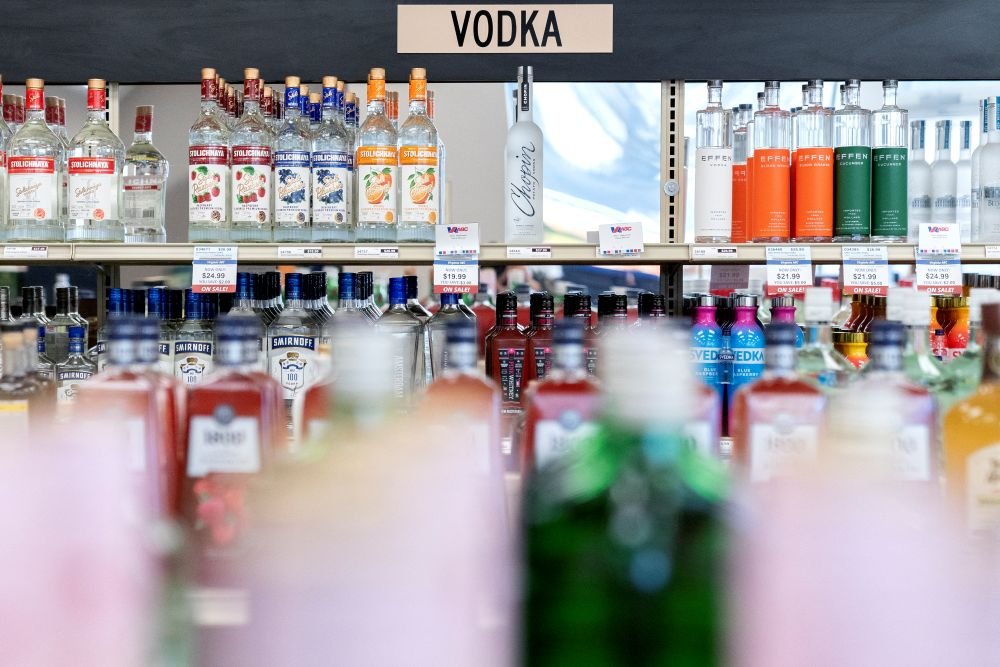 美国对加拿大酒类及部分产品实施进口禁令