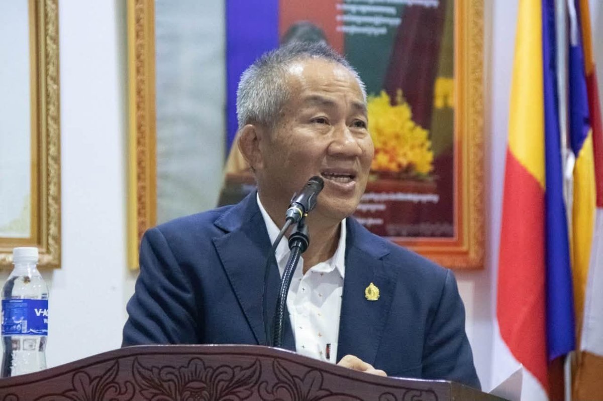 柬埔寨体育代表团在赴日本参加亚洲运动会前,接受了关于纪律与道