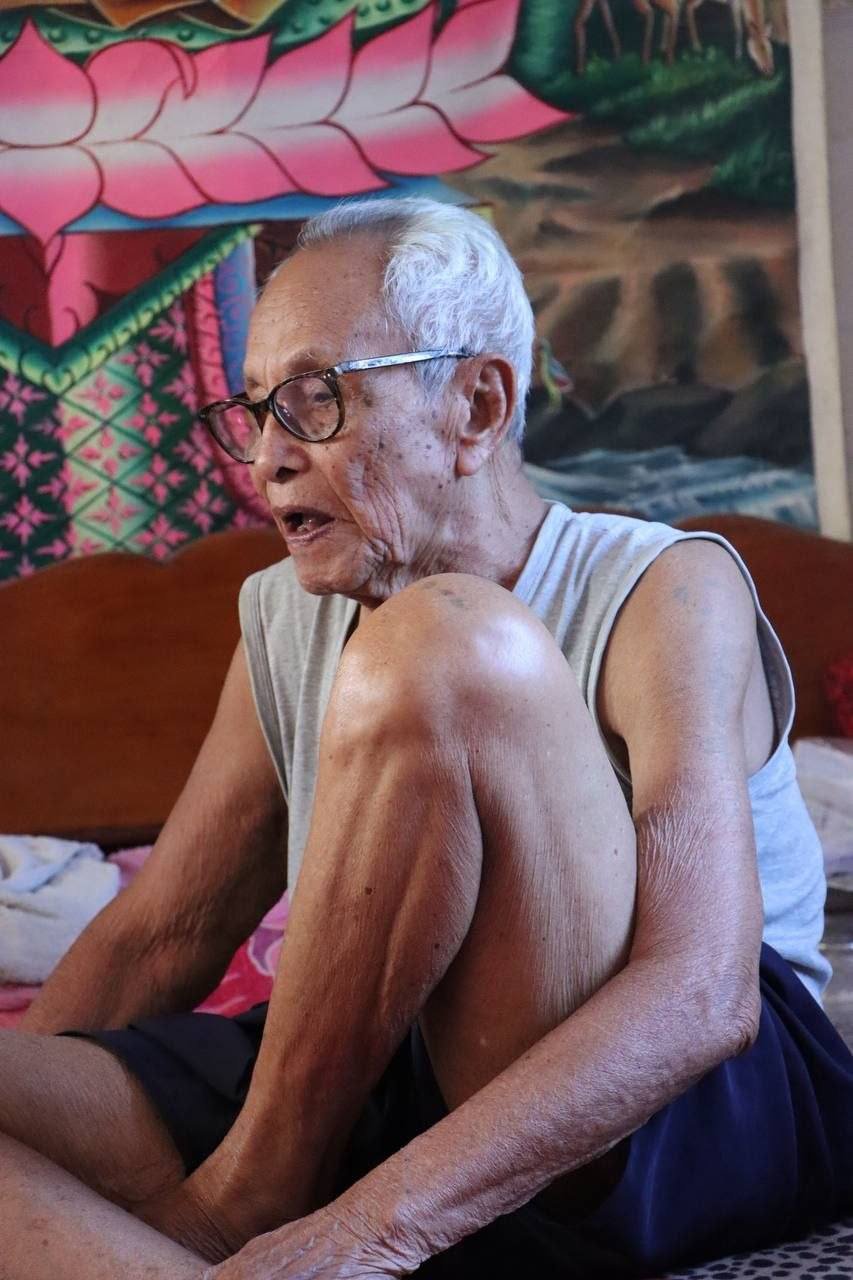 柬埔寨文化部慰问马德望“人类活遗产”艺术家