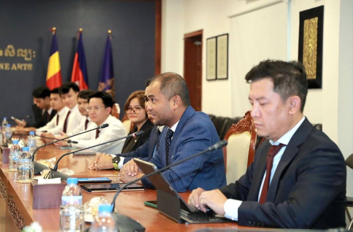 柬埔寨与俄罗斯校友会代表举行交流会