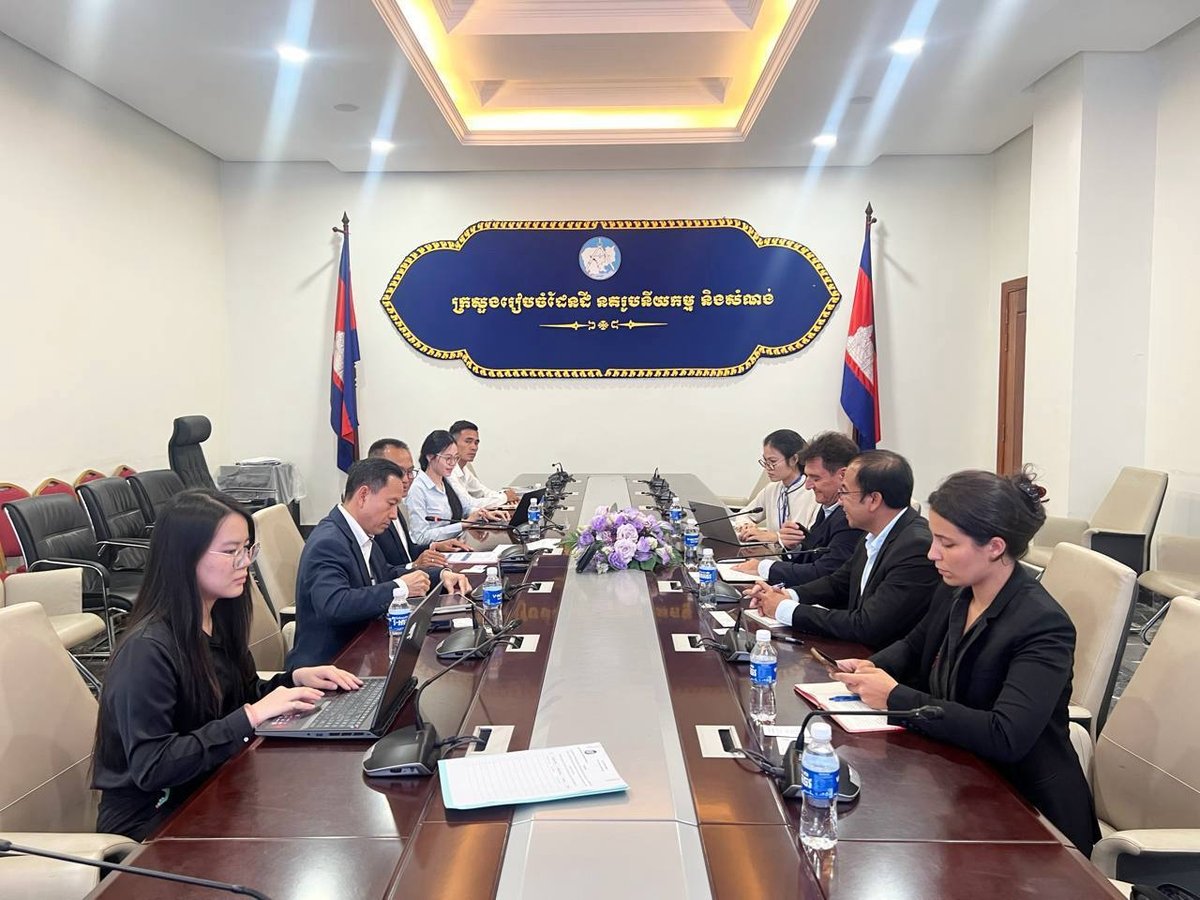 柬埔寨国土规划部官员与亚行及法国开发署代表会晤,讨论“气候韧