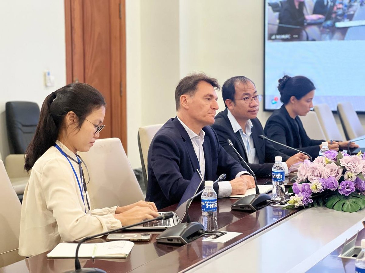 柬埔寨国土规划部官员与亚行及法国开发署代表会晤,讨论“气候韧
