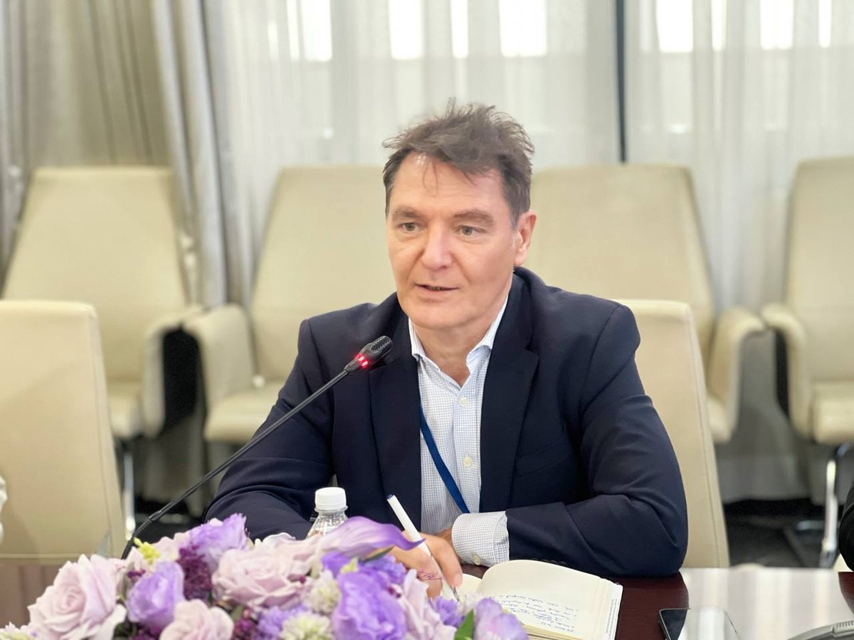 柬埔寨国土规划部官员与亚行及法国开发署代表会晤,讨论“气候韧
