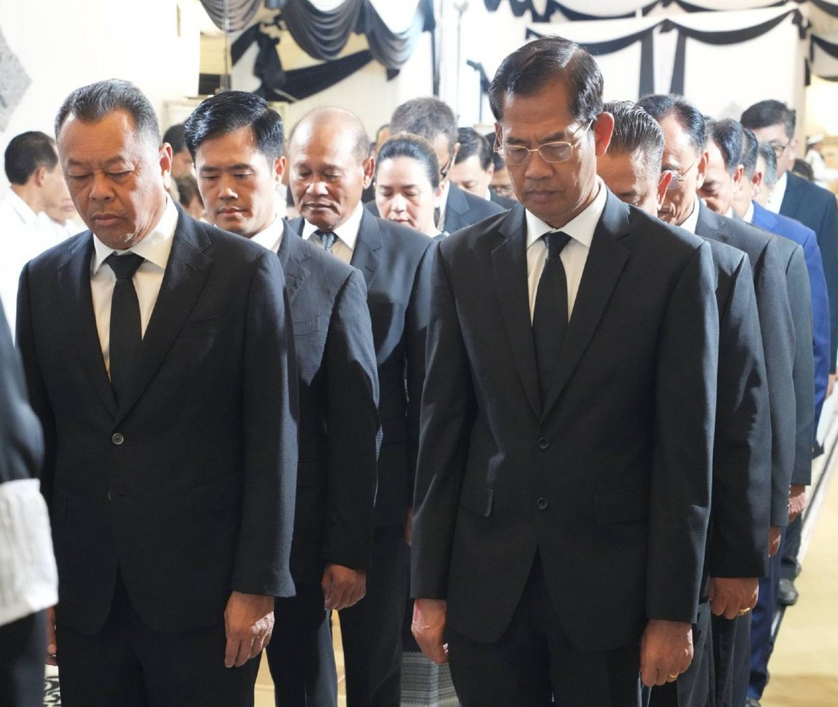 国土规划和建设部代表吊唁陈沙伦议员逝世