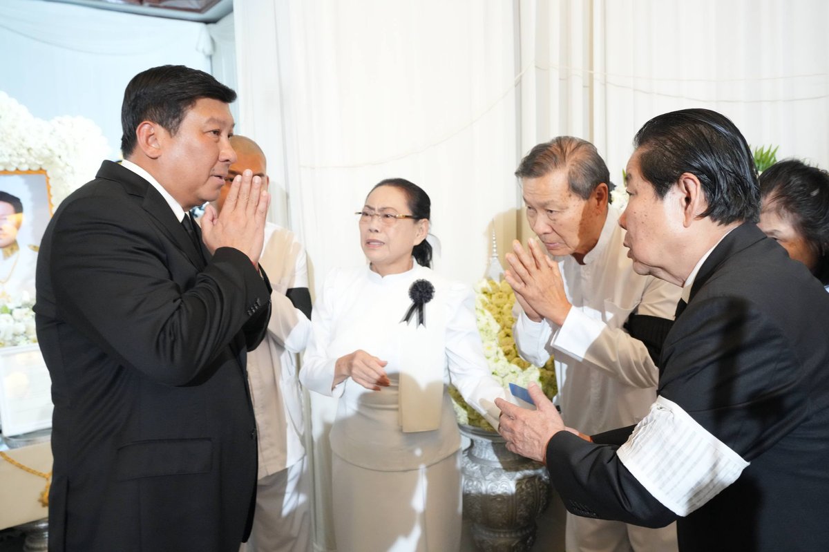 国土规划和建设部代表吊唁陈沙伦议员逝世