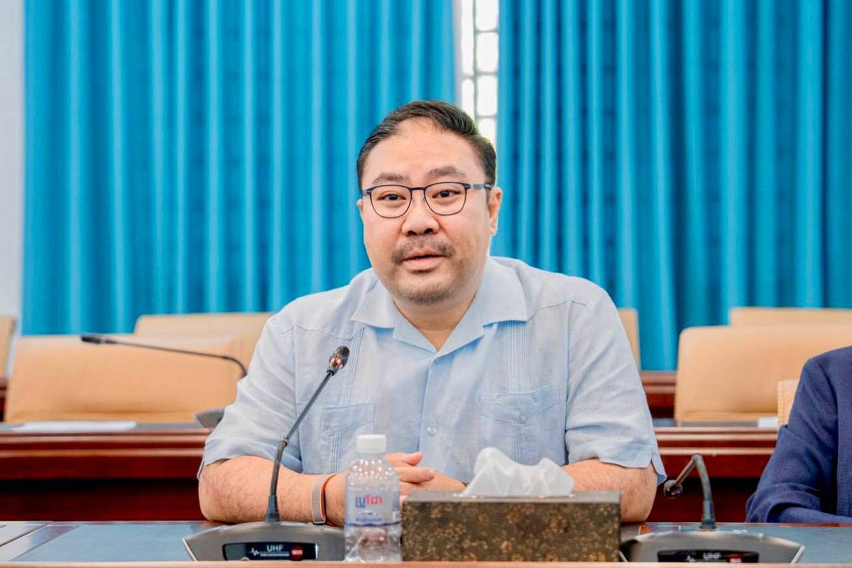 高龙岛政府官员慰问高考学生 鼓励深造提升学历