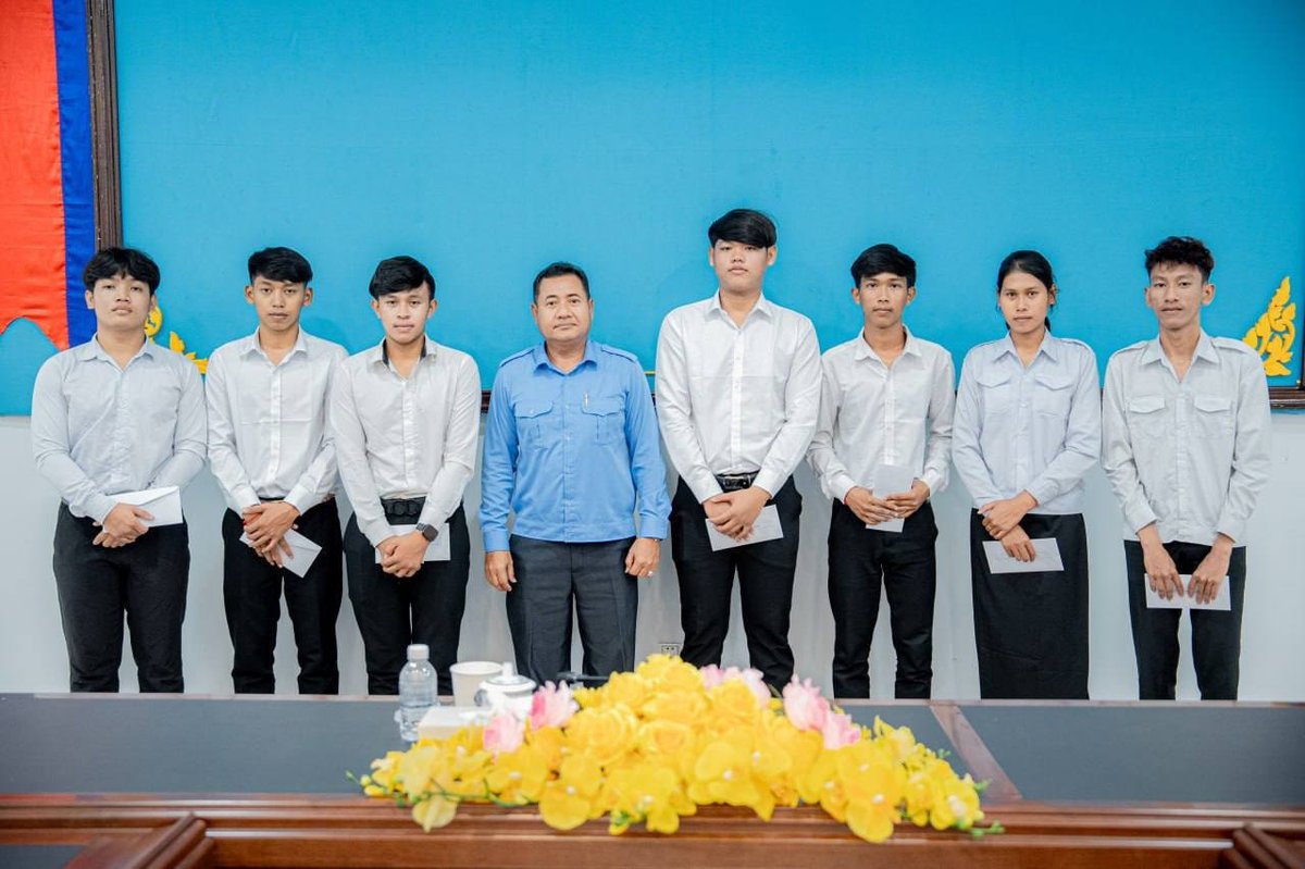 高龙岛政府官员慰问高考学生 鼓励深造提升学历