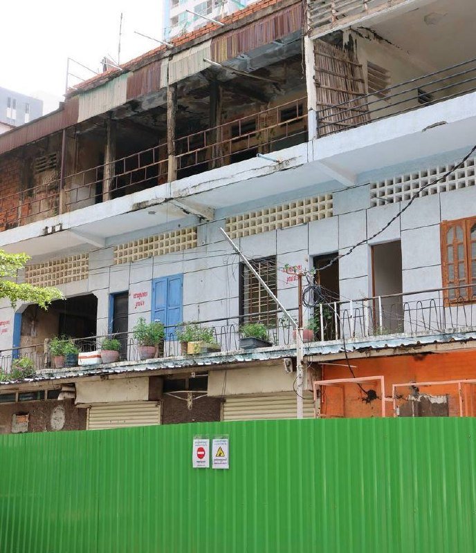 金边BKK1区危楼封锁拆除工作启动