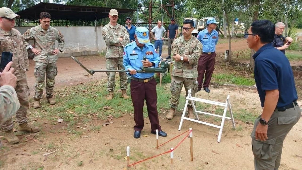 柬埔寨地雷行动中心为美国空军提供排雷培训
