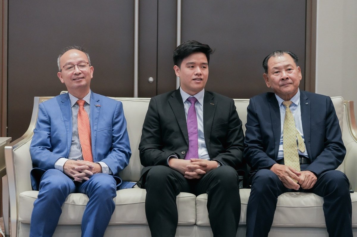 柬埔寨常务副总理翁赛维索近日启程前往法国进行工作访问,旨在深