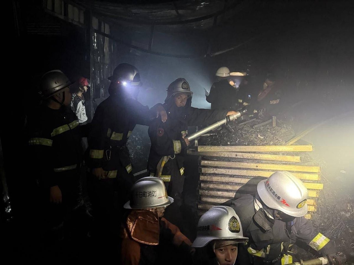 金边水净华区民宅发生火灾 消防及时扑灭无伤亡
