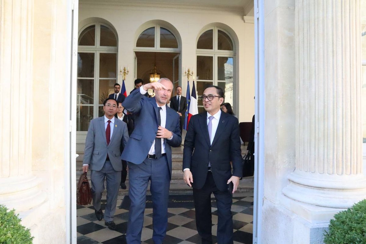 柬埔寨常务副总理会见法国部长 深化议会关系