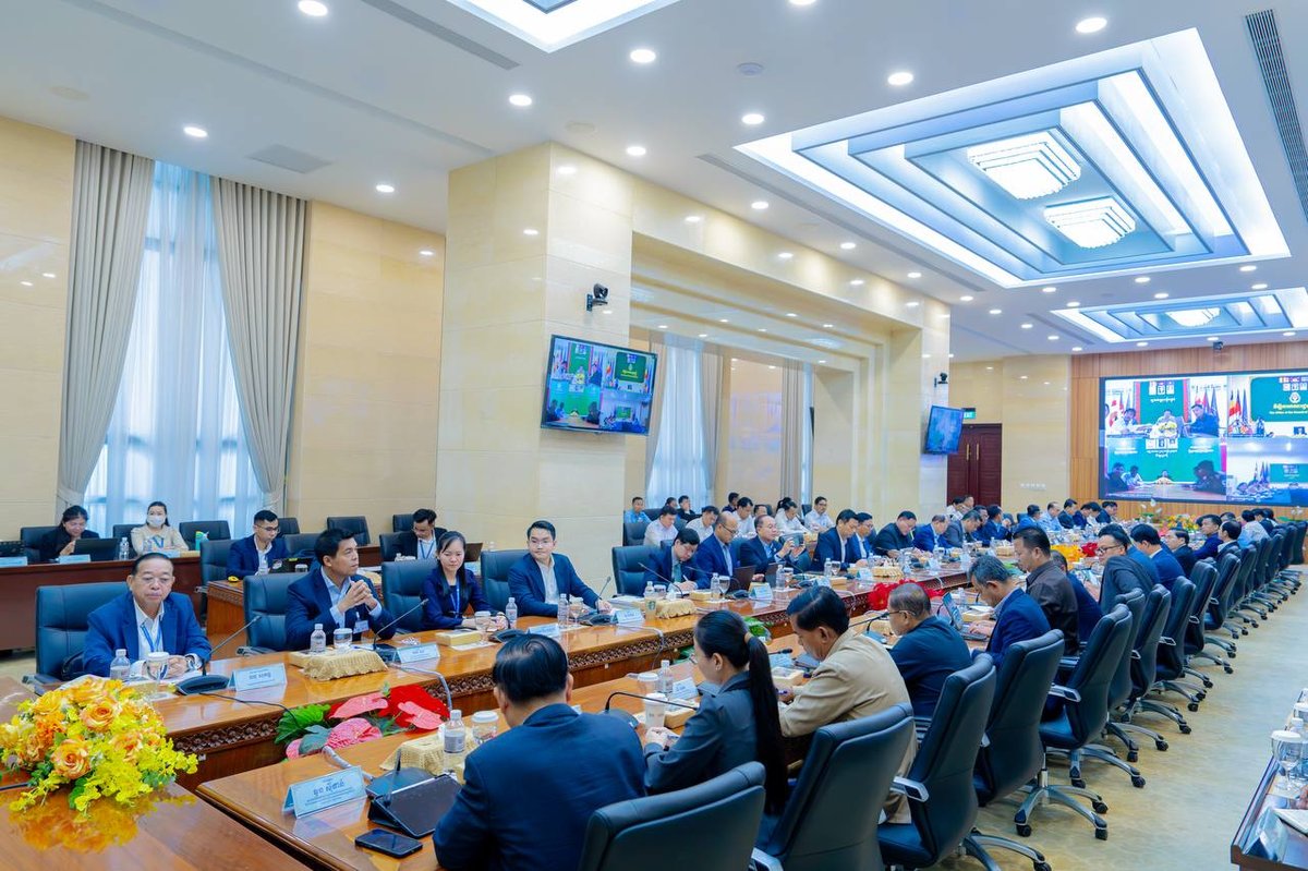萨克·塞塔主持政府工作组会议 评估各省市年度工作成果