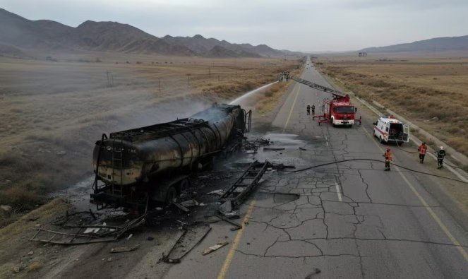 伊朗西部地区发生一起油罐车爆炸事故，目前已确认造成至少10人