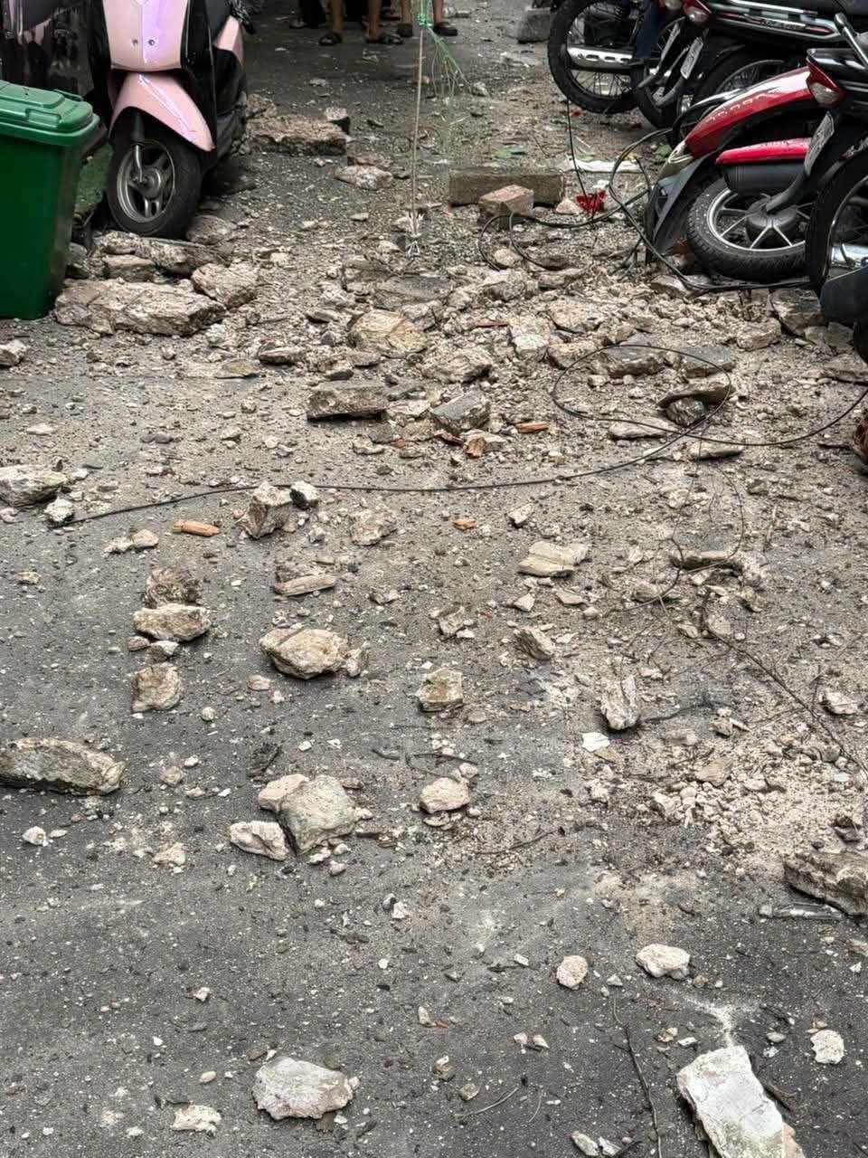 金边7玛卡区一栋老旧建筑发生混凝土脱落事故,相关部门已介入检