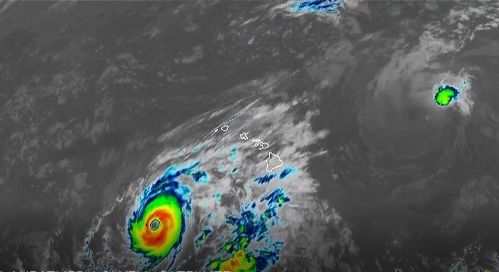 夏威夷飓风Lowell逼近 当地宣布进入紧急状态