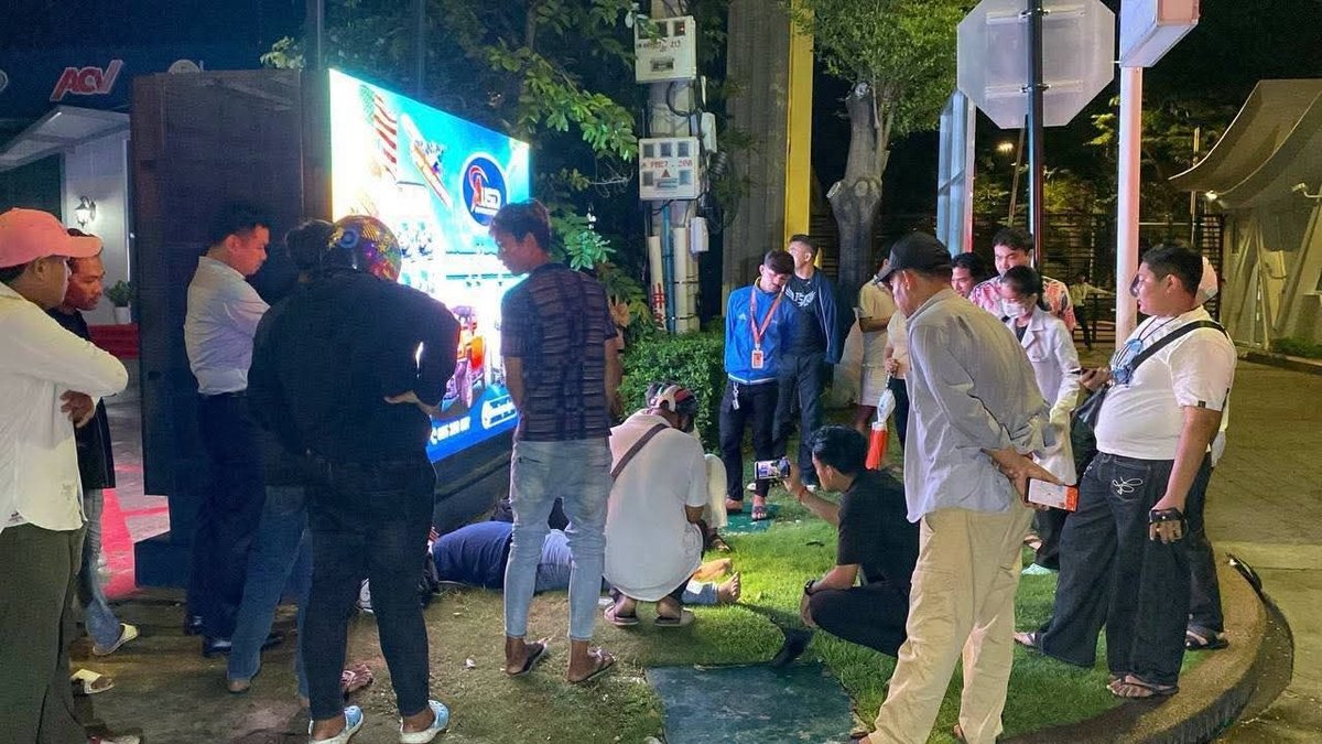 9月9日晚,金边雷西郊区发生一起交通事故,一辆政府牌照车辆撞