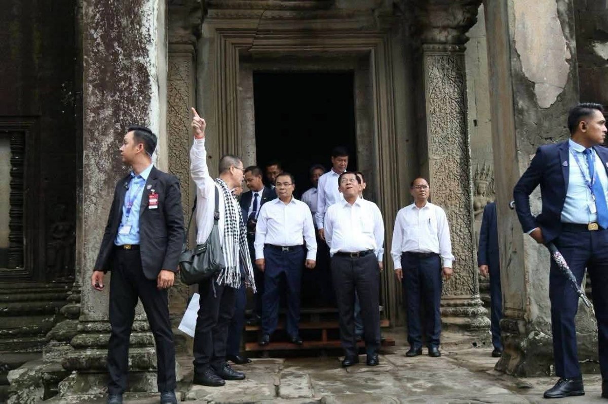 缅甸总统访柬 赴暹粒参观吴哥窟与巴戎寺