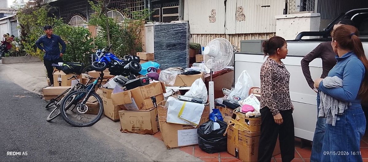 突发安全提醒 居民撤离物品