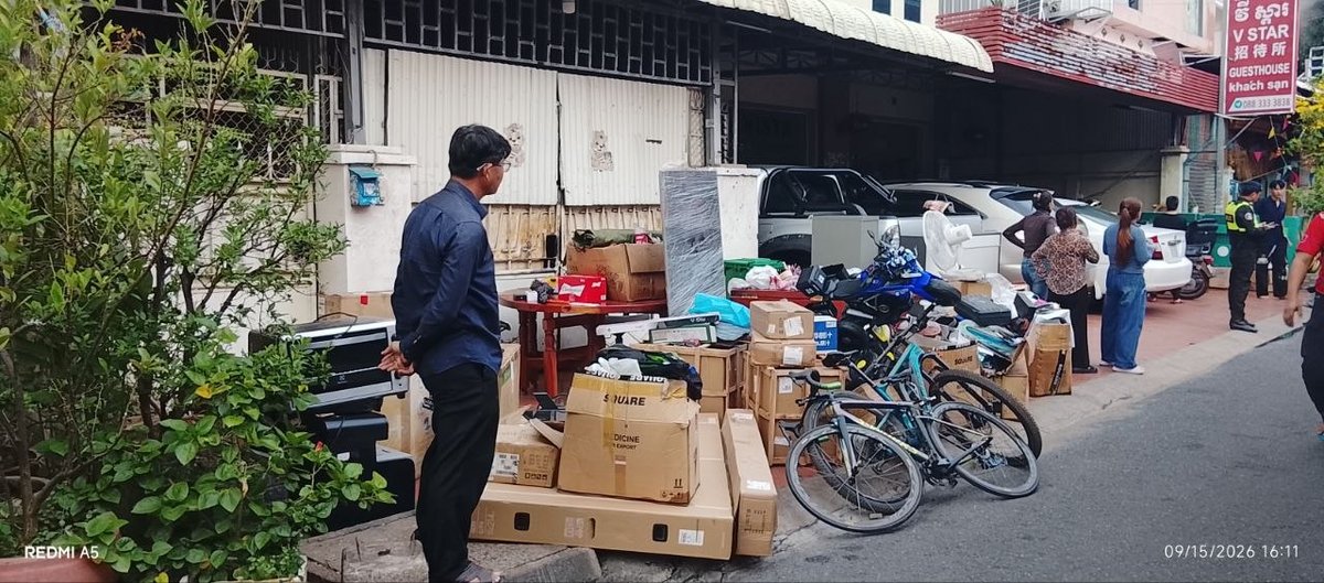 突发安全提醒 居民撤离物品
