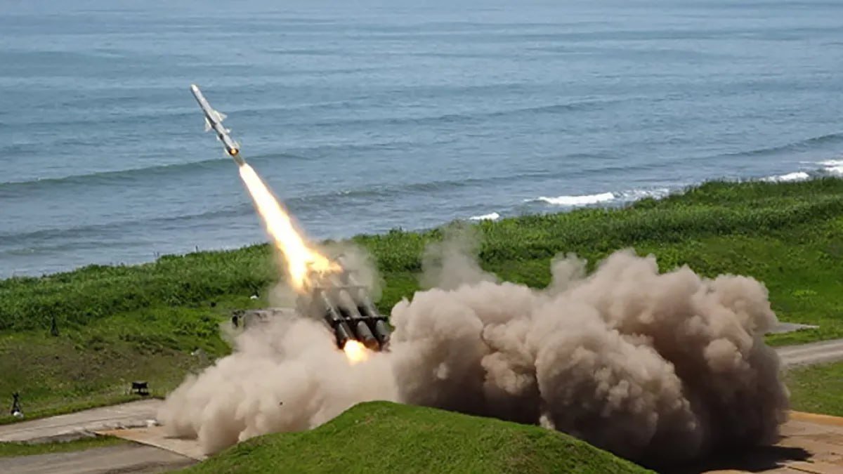 中国警告称日本部署战略进攻性武器将增加地区冲突风险,引发地缘