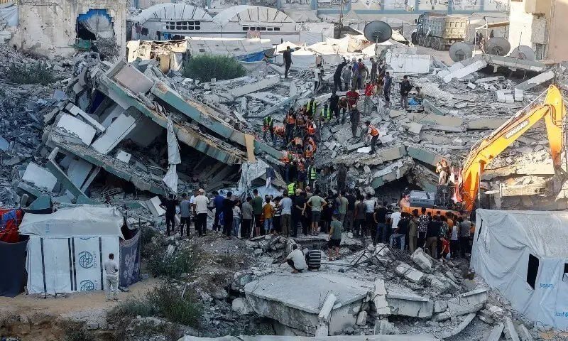 加沙建筑倒塌致20余人死亡百人被埋