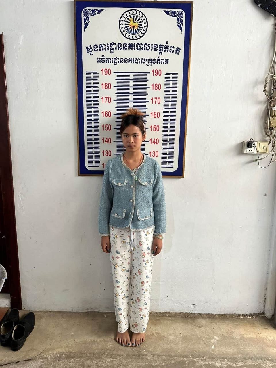 贡布市警方处理一起青少年聚众斗殴事件
