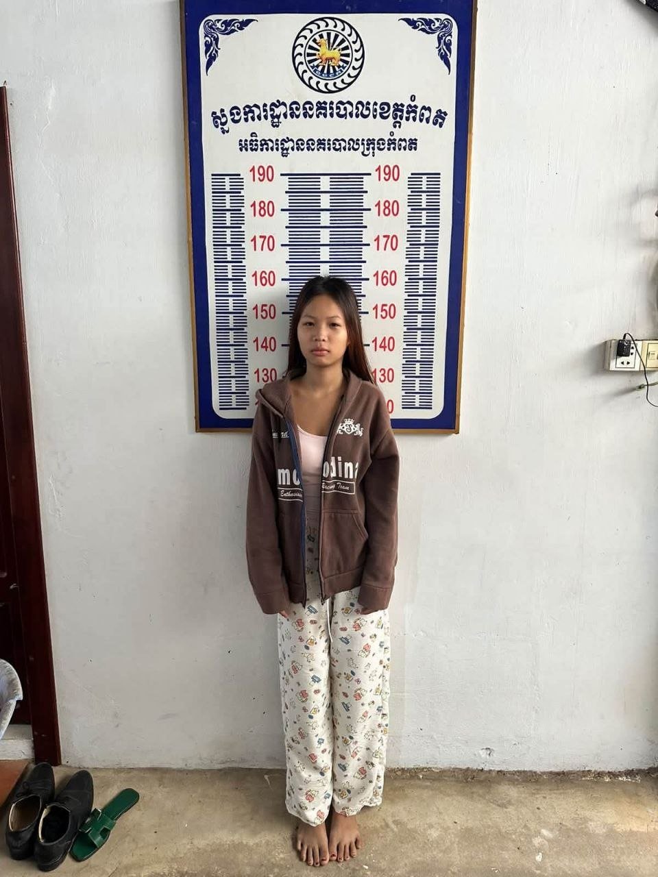贡布市警方处理一起青少年聚众斗殴事件