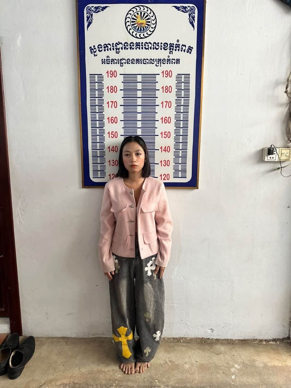 贡布市警方处理一起青少年聚众斗殴事件