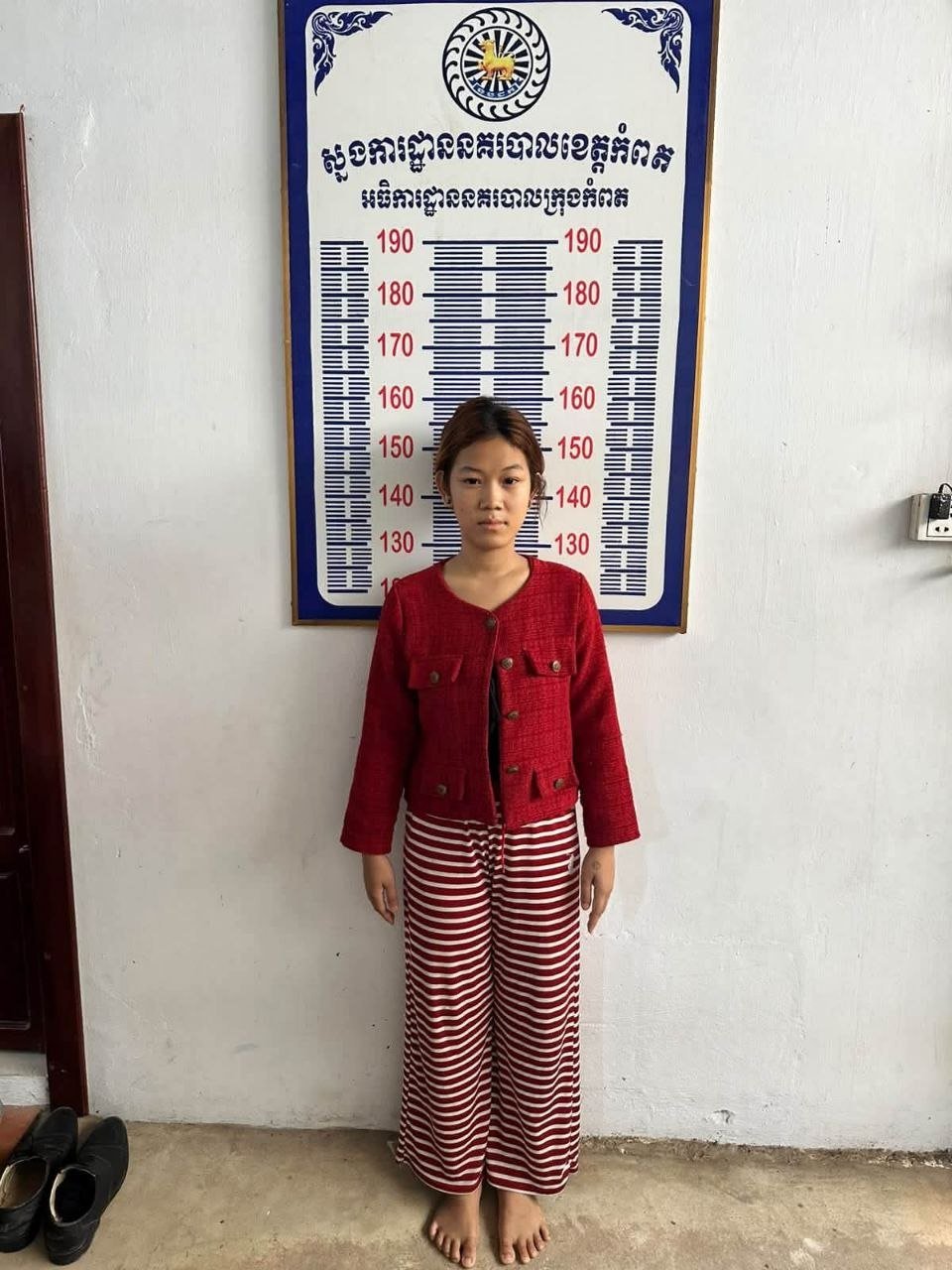 贡布市警方处理一起青少年聚众斗殴事件